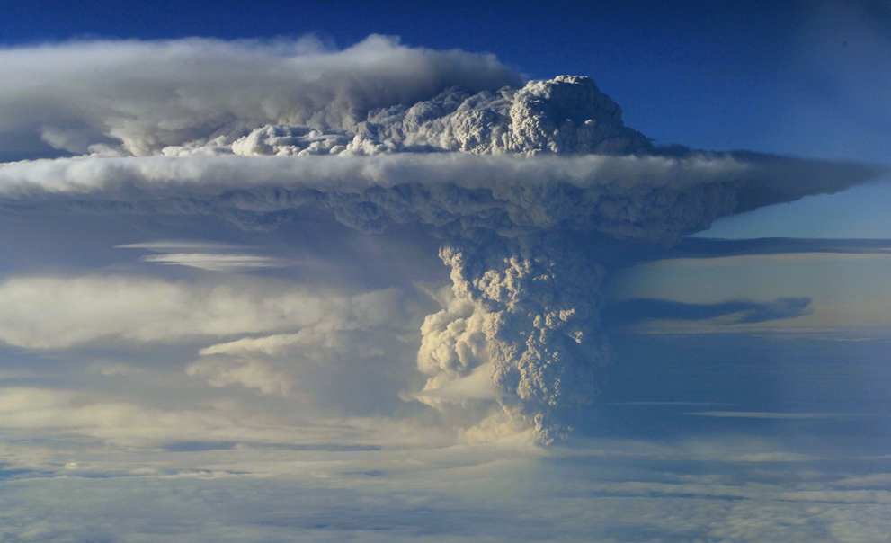 Фотография: Извержение вулкана Пуйеуэ в Чили №3 - BigPicture.ru
