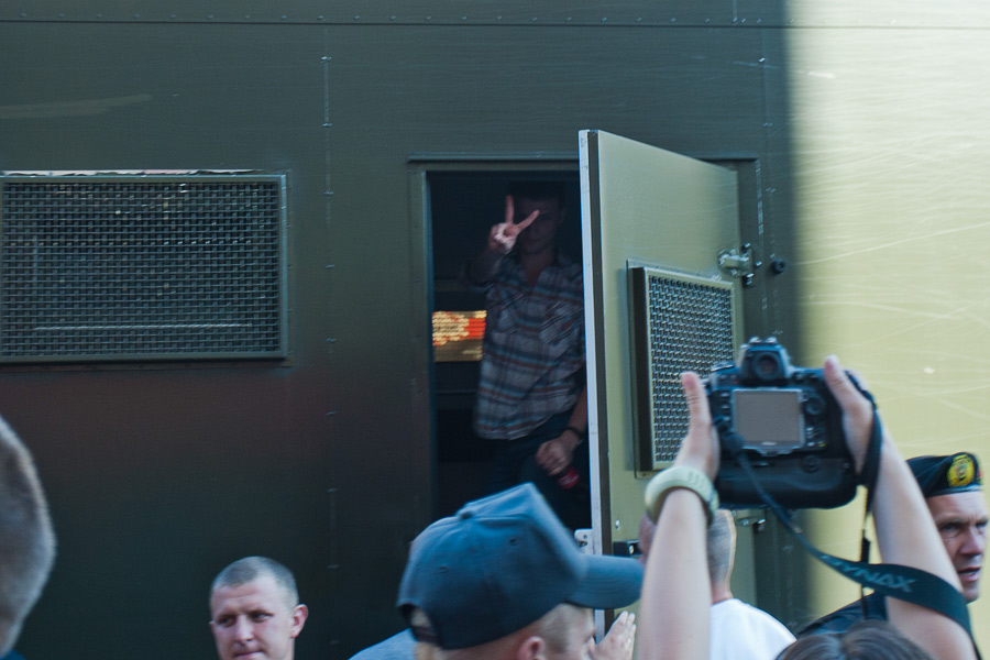 Фотография: Разгон мирной акции в Минске №27 - BigPicture.ru