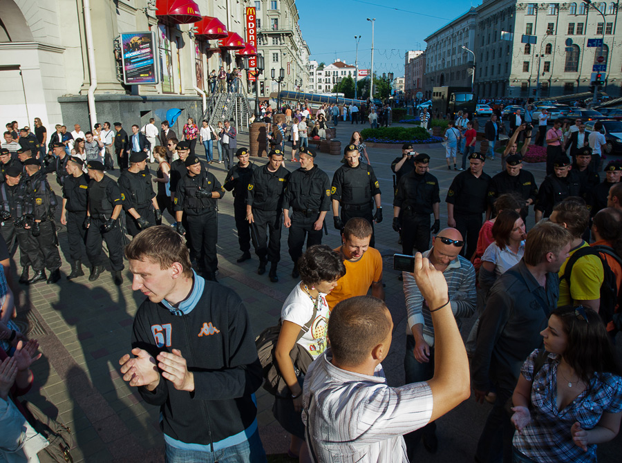 Фотография: Разгон мирной акции в Минске №33 - BigPicture.ru