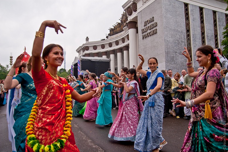 Фотография: Ратха-ятра — кришнаитский праздник Шествия Колесниц №37 - BigPicture.ru