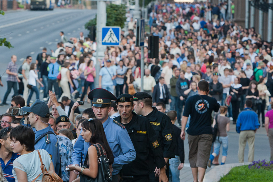 Фотография: Разгон мирной акции в Минске №41 - BigPicture.ru