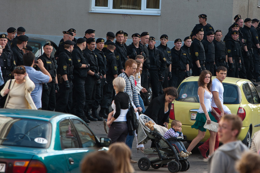 Фотография: Разгон мирной акции в Минске №47 - BigPicture.ru