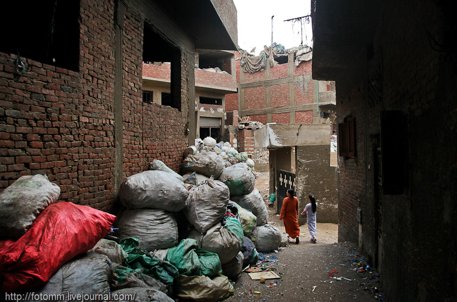 Фотография: Город в городе: квартал мусорщиков в Каире №9 - BigPicture.ru