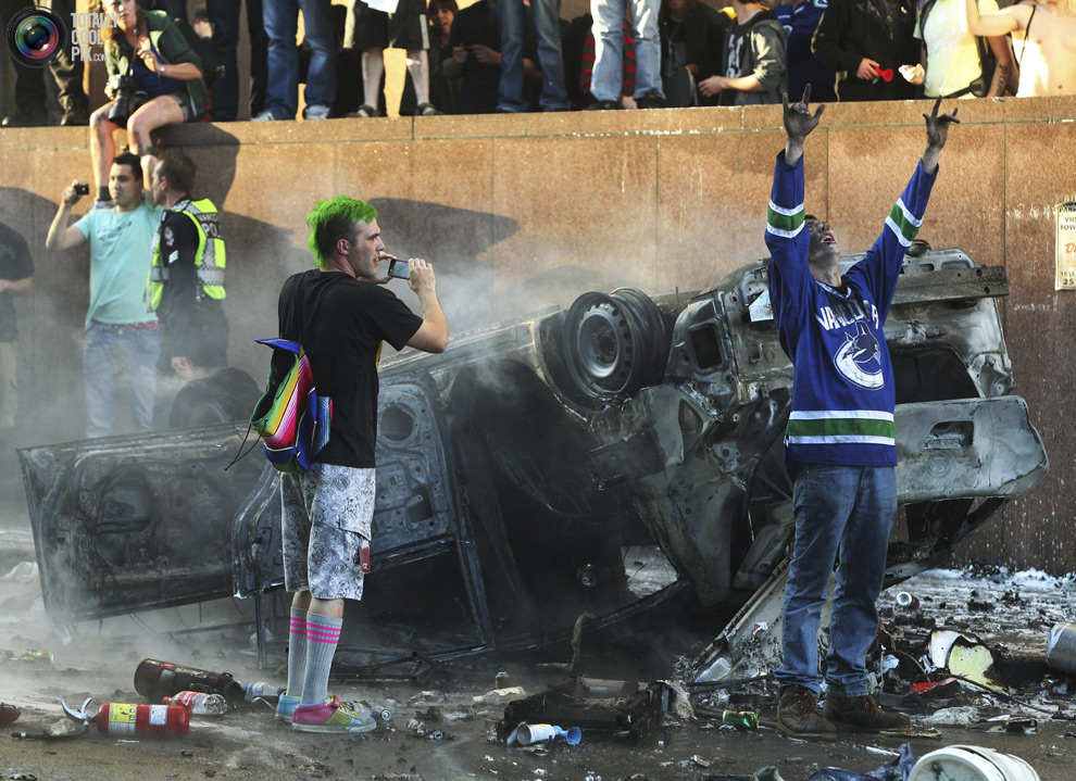 Фотография: Хоккейные фанаты устроили погром в Ванкувере №11 - BigPicture.ru