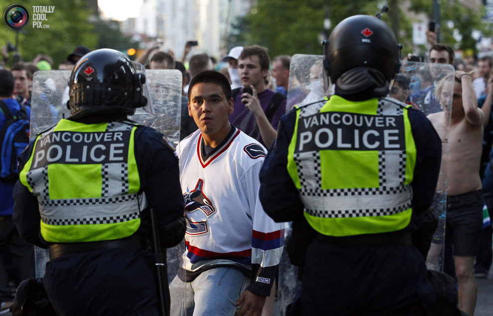 Фотография: Хоккейные фанаты устроили погром в Ванкувере №18 - BigPicture.ru