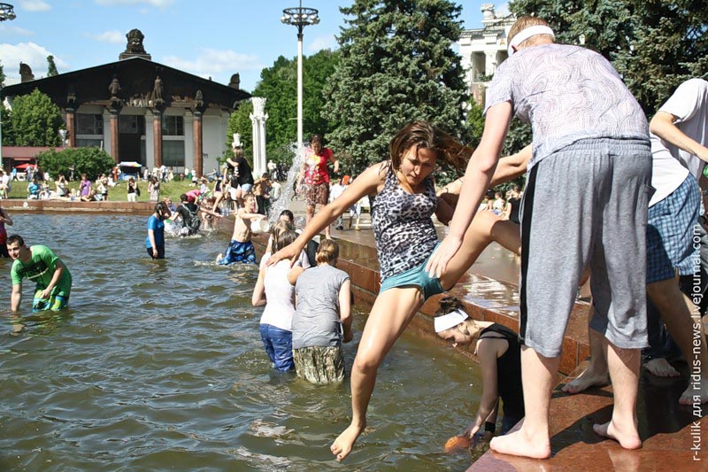 Фотография: Флешмоб Водная битва 2011 №23 - BigPicture.ru