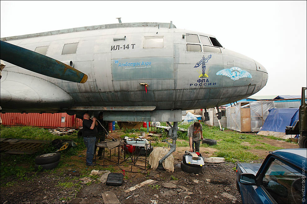 Фотография: Восстановление Ил-14Т на Тушинском аэродроме №13 - BigPicture.ru