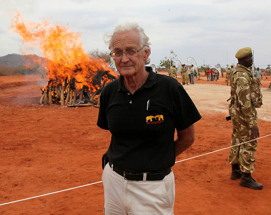 Фотография: В Кении сожгли 5 тонн слоновой кости №14 - BigPicture.ru