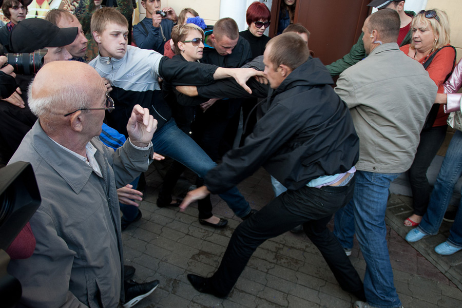 Фотография: День независимости в Беларуси закончился массовыми задержаниями №18 - BigPicture.ru