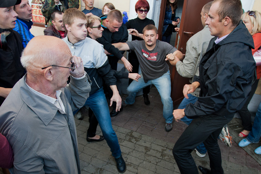 Фотография: День независимости в Беларуси закончился массовыми задержаниями №19 - BigPicture.ru