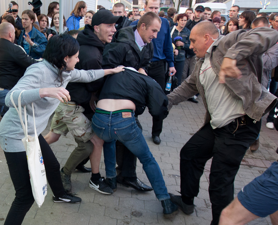 Фотография: День независимости в Беларуси закончился массовыми задержаниями №20 - BigPicture.ru