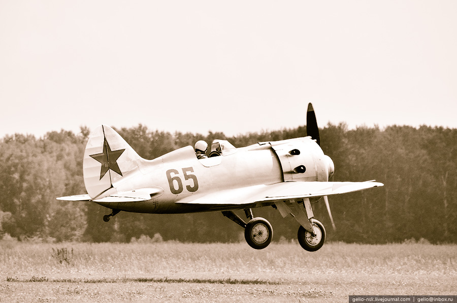 Фотография: Летные испытания восстановленного истребителя 30-х годов №22 - BigPicture.ru