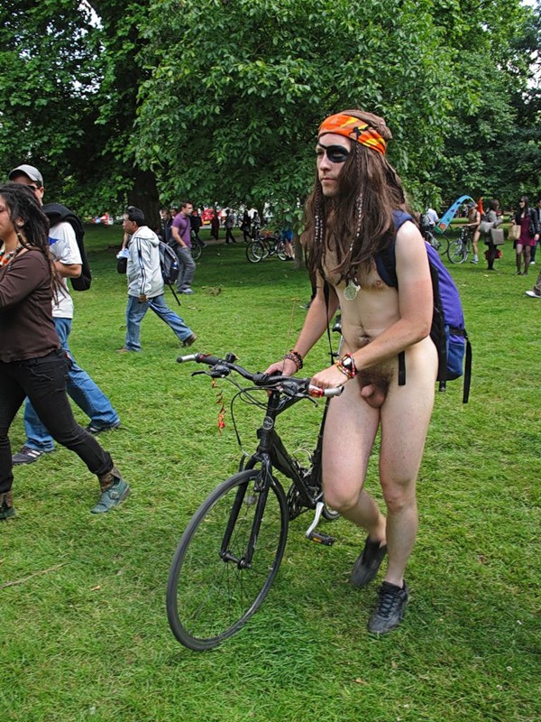 Фотография: Голый велопробег в Лондоне: Uncover The Truth. Go Naked. №23 - BigPicture.ru