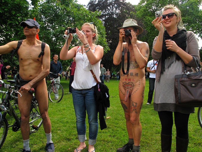 Фотография: Голый велопробег в Лондоне: Uncover The Truth. Go Naked. №27 - BigPicture.ru