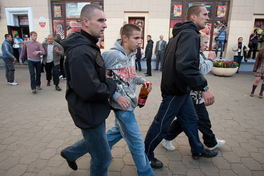 Фотография: День независимости в Беларуси закончился массовыми задержаниями №28 - BigPicture.ru