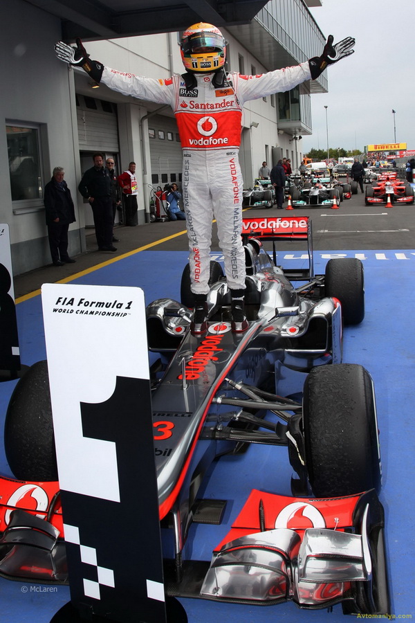 Фотография: Необычные фото Формулы-1, Гран-при Германии 2011: гонка №30 - BigPicture.ru