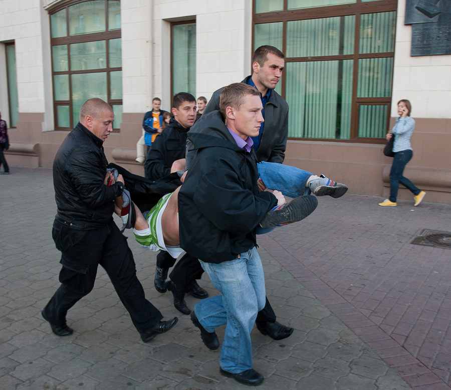 Фотография: День независимости в Беларуси закончился массовыми задержаниями №39 - BigPicture.ru