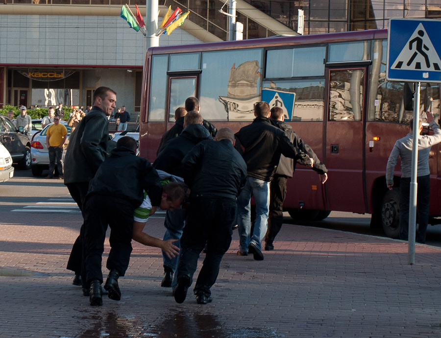 Фотография: День независимости в Беларуси закончился массовыми задержаниями №41 - BigPicture.ru