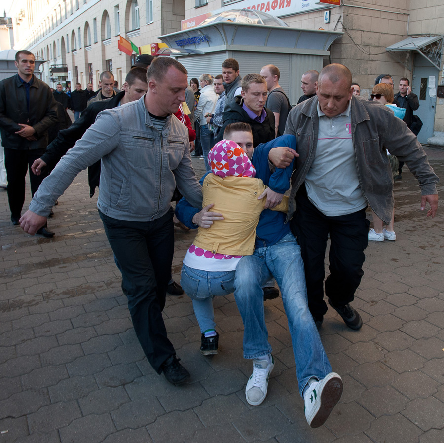 Фотография: День независимости в Беларуси закончился массовыми задержаниями №42 - BigPicture.ru