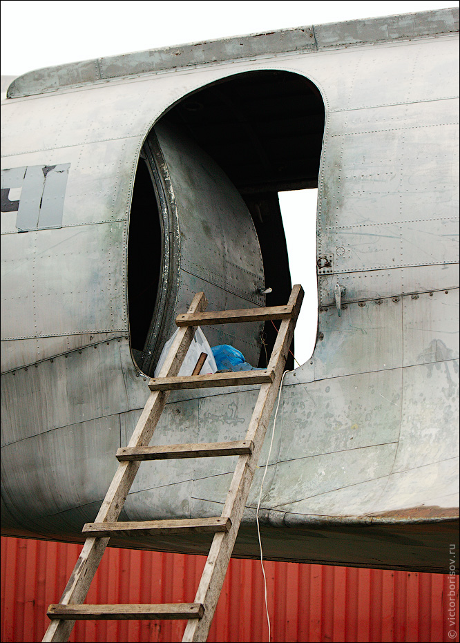 Фотография: Восстановление Ил-14Т на Тушинском аэродроме №5 - BigPicture.ru