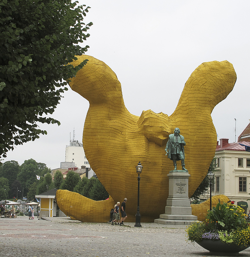 Фотография: Гигантский желтый кролик №9 - BigPicture.ru