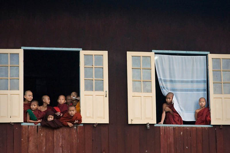 Фотография: Будничная жизнь бирманских монахов №9 - BigPicture.ru