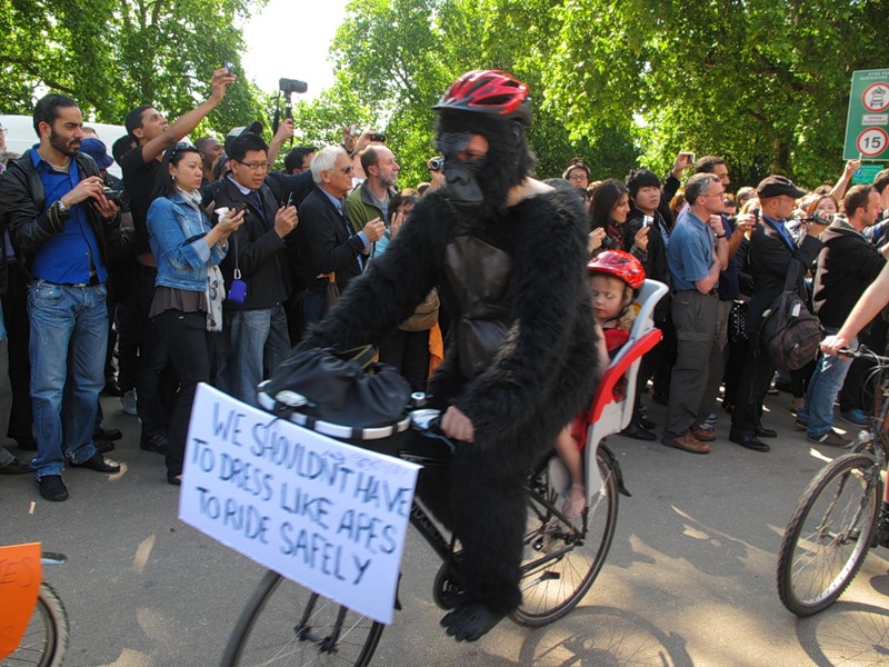 Фотография: Голый велопробег в Лондоне: Uncover The Truth. Go Naked. №96 - BigPicture.ru