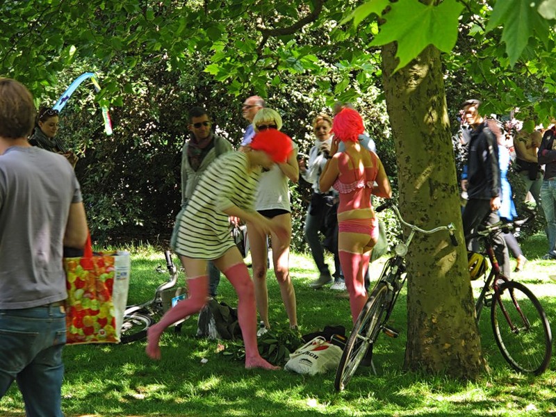 Фотография: Голый велопробег в Лондоне: Uncover The Truth. Go Naked. №10 - BigPicture.ru