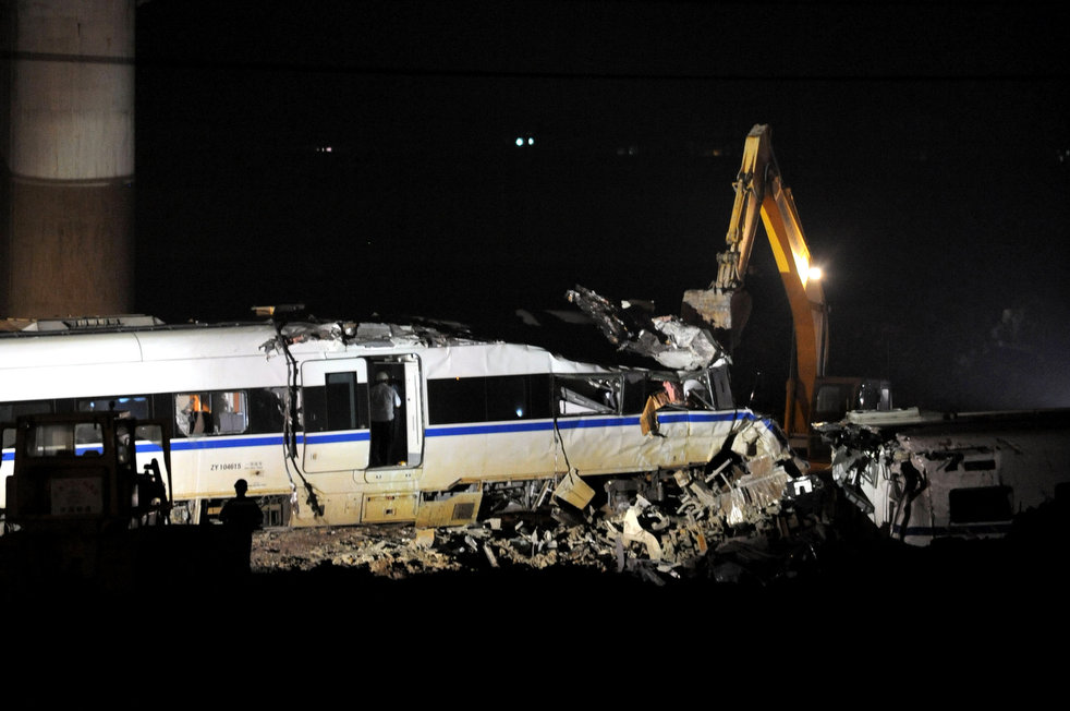 Фотография: Страшная железнодорожная авария в Китае №6 - BigPicture.ru