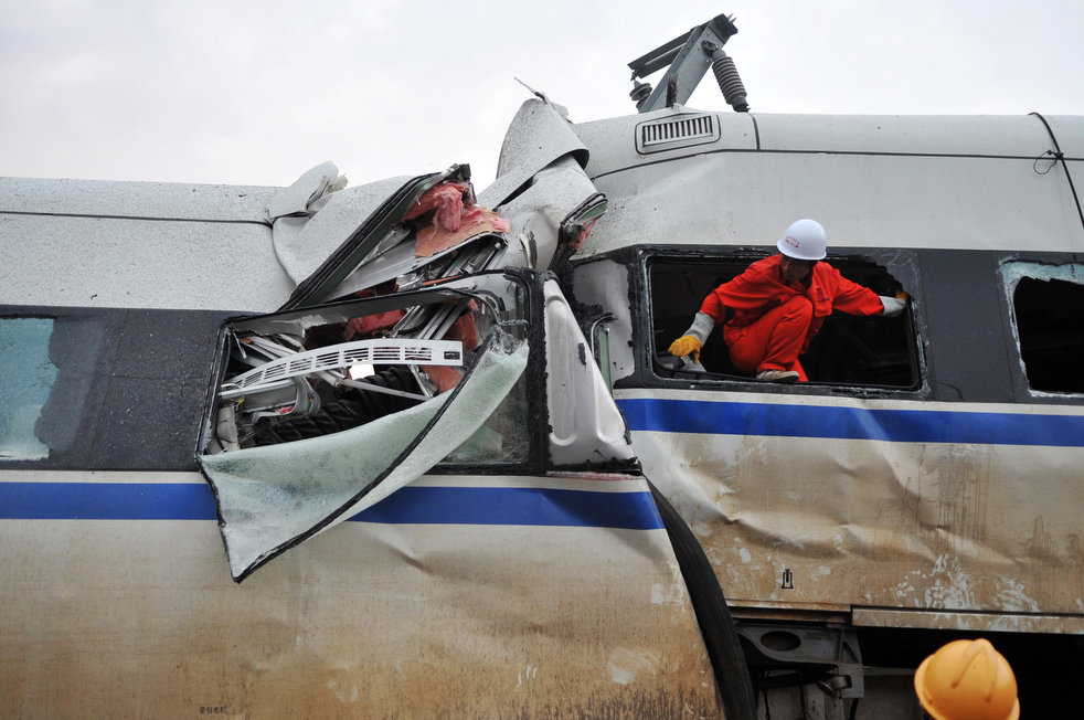 Фотография: Страшная железнодорожная авария в Китае №18 - BigPicture.ru