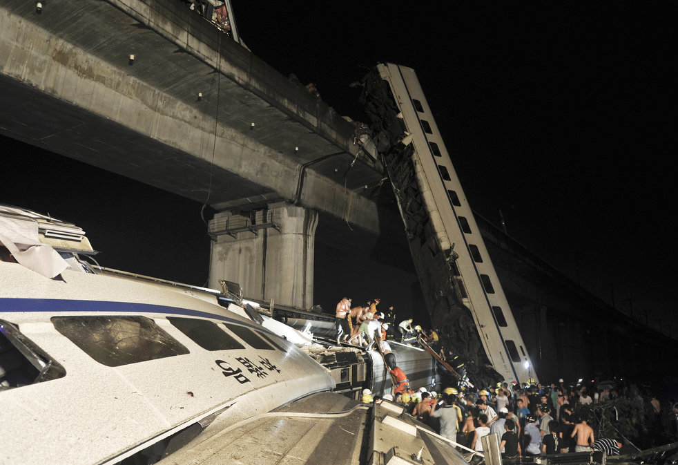 Фотография: Страшная железнодорожная авария в Китае №21 - BigPicture.ru