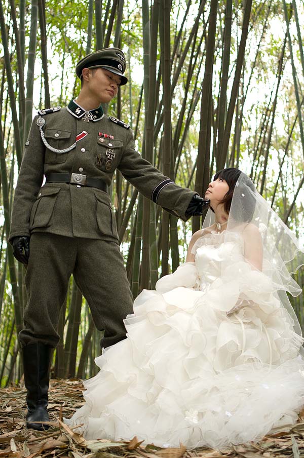 Фотография: Фашистская свадебная фотосессия в Китае №11 - BigPicture.ru