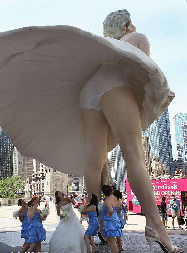 Фотография: В Чикаго появился огромный памятник Мэрилин Монро №8 - BigPicture.ru