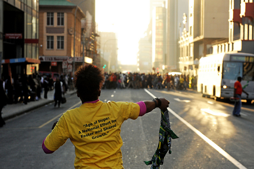 Фотография: Протесты в Южной Африке №12 - BigPicture.ru