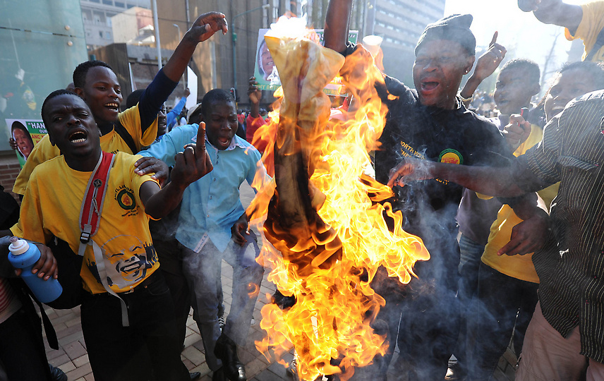 Фотография: Протесты в Южной Африке №3 - BigPicture.ru