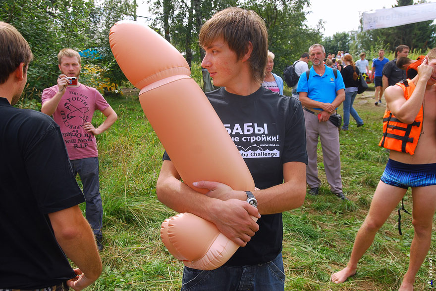 Фотография: Испытай резиновую бабу на прочность: Bubble Baba Challenge 2011 №33 - BigPicture.ru
