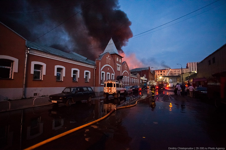 Фотография: Крупнейший пожар в Москве за этот год №37 - BigPicture.ru