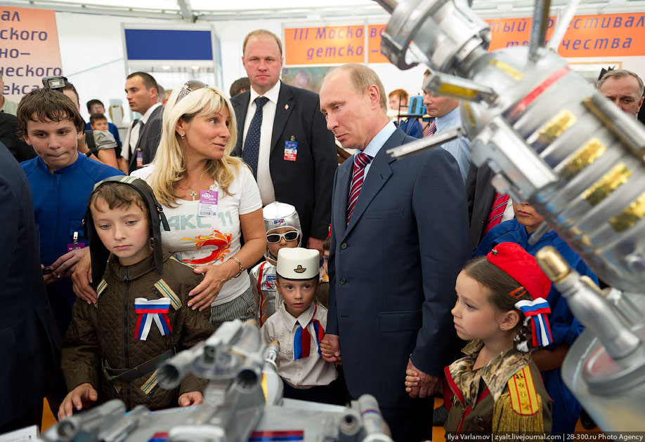 Фотография: Путин на Международном авиасалоне МАКС 2011 №42 - BigPicture.ru