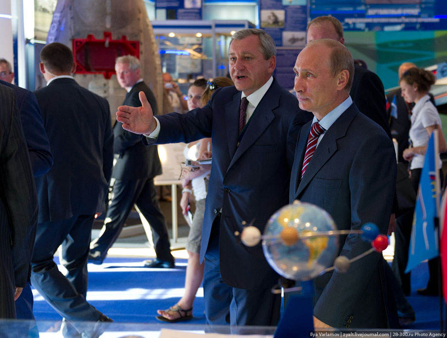 Фотография: Путин на Международном авиасалоне МАКС 2011 №47 - BigPicture.ru