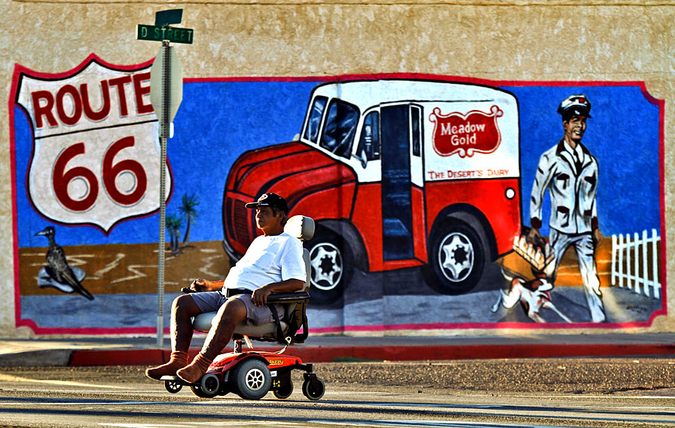 Фотография: Буйство красок калифорнийского городка Нидлесс №5 - BigPicture.ru