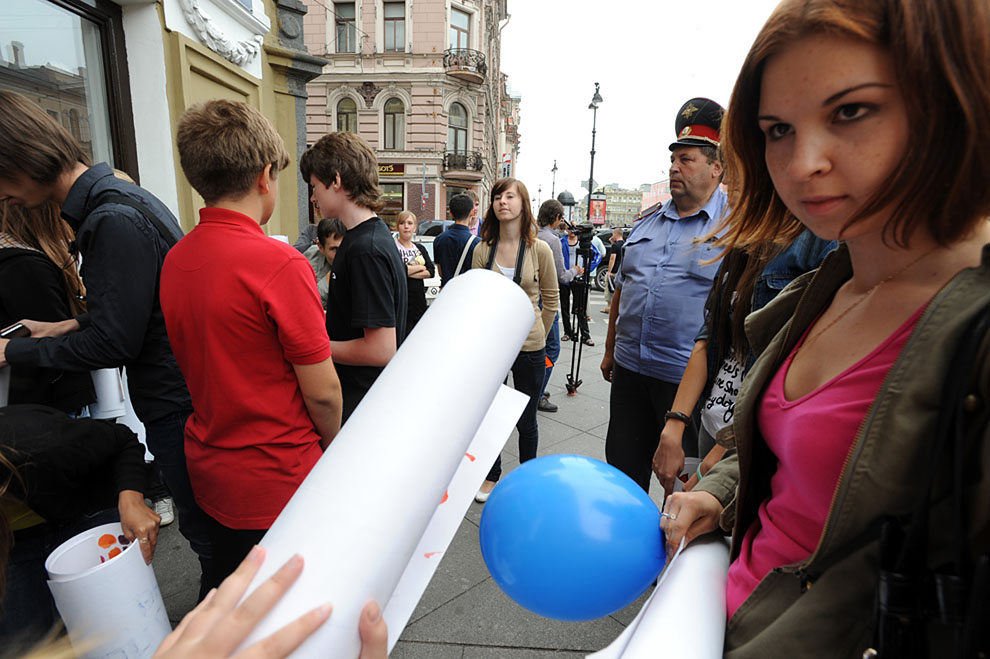 Фотография: Полиция Петербурга не дала отметить День Молодежи №13 - BigPicture.ru