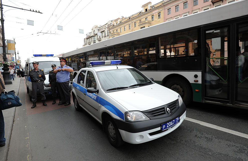 Фотография: Полиция Петербурга не дала отметить День Молодежи №17 - BigPicture.ru