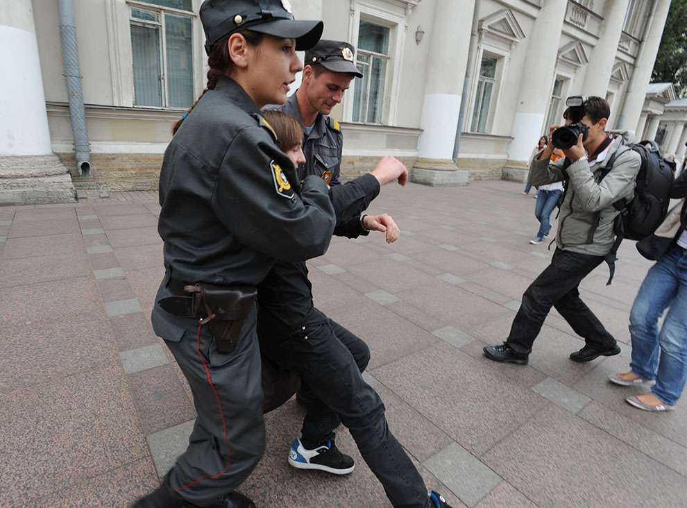 Фотография: Полиция Петербурга не дала отметить День Молодежи №31 - BigPicture.ru