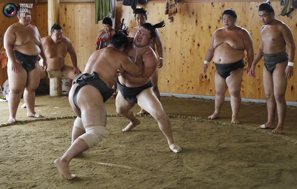 Фотография: Тренировка борцов сумо в Фукусиме №2 - BigPicture.ru