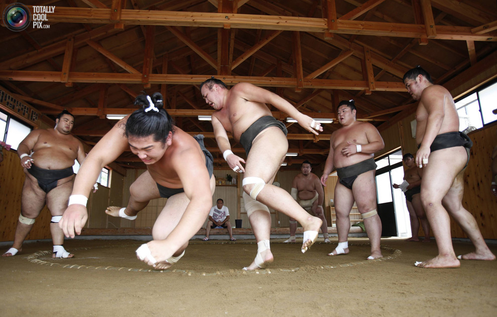 Фотография: Тренировка борцов сумо в Фукусиме №5 - BigPicture.ru