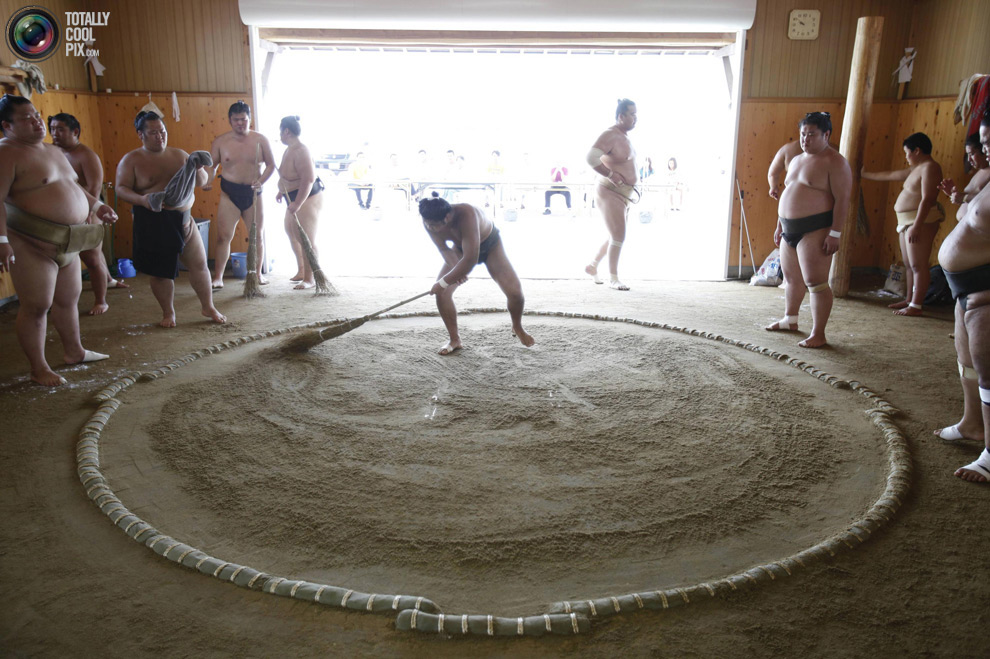Фотография: Тренировка борцов сумо в Фукусиме №8 - BigPicture.ru