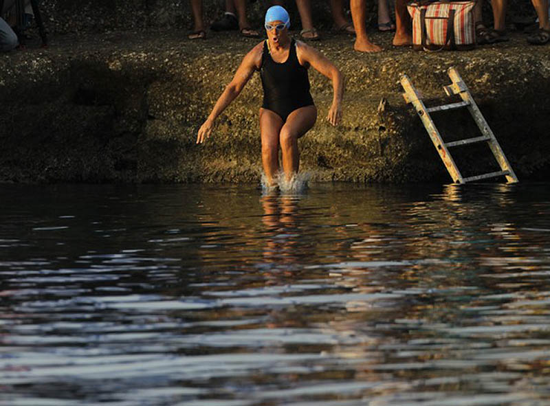 Фотография: 61-летняя пловчиха намерена переплыть пролив между Кубой и США №9 - BigPicture.ru