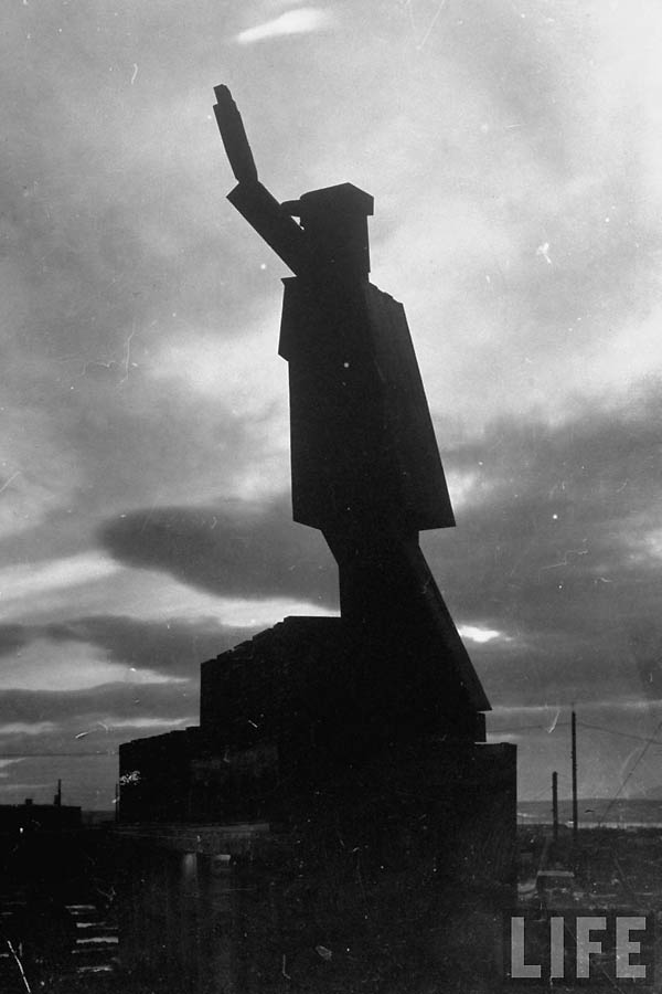 Фотография: Россия глазами Маргарет Берк-Уайт (1931-1941): Магнитогорск, 1931 год №2 - BigPicture.ru