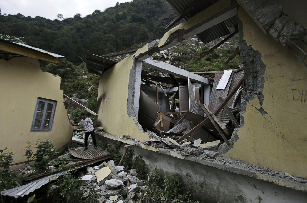 Фотография: Число жертв землетрясении в Индии, Тибете и Непале растет №14 - BigPicture.ru