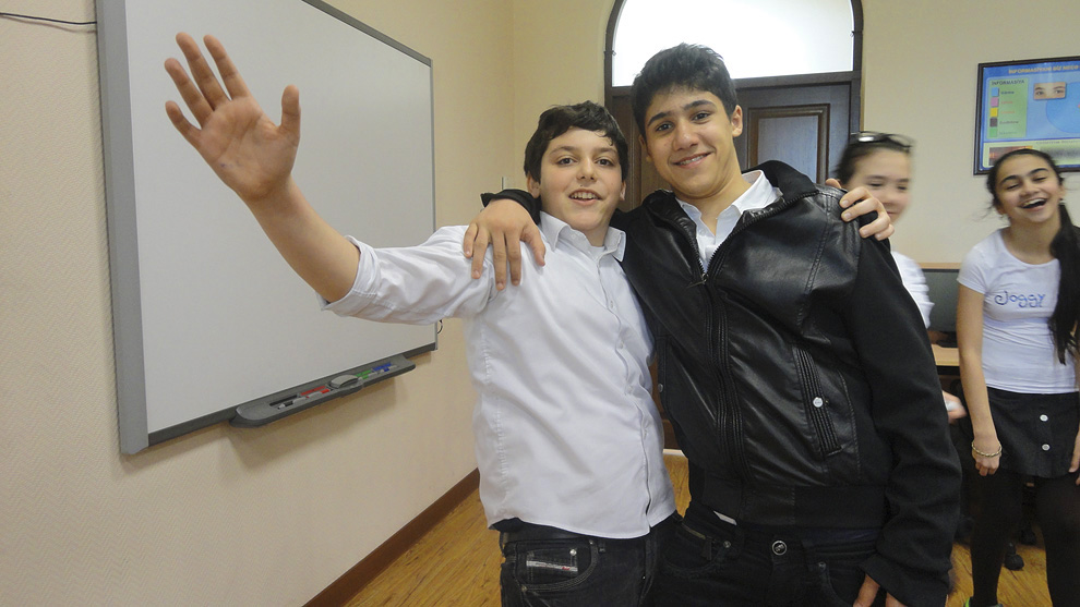 Фотография: К началу нового ученого года: репортаж из бакинской школы №14 - BigPicture.ru
